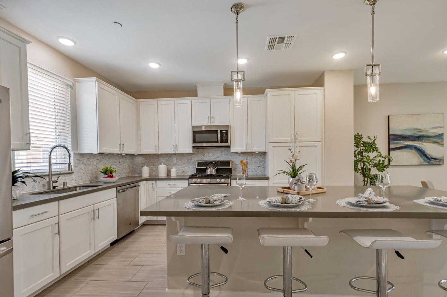 Milpitas, California 95035, United States, 3 Bedrooms Bedrooms, ,4 BathroomsBathrooms,Residential,Active,215951