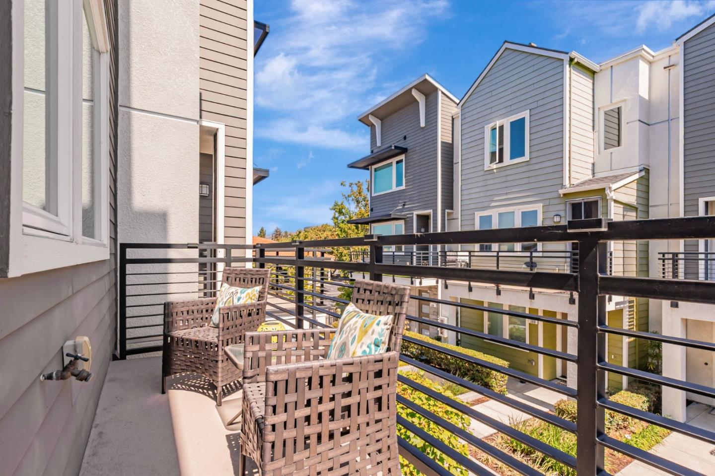 Milpitas, California 95035, United States, 3 Bedrooms Bedrooms, ,4 BathroomsBathrooms,Residential,Active,215951