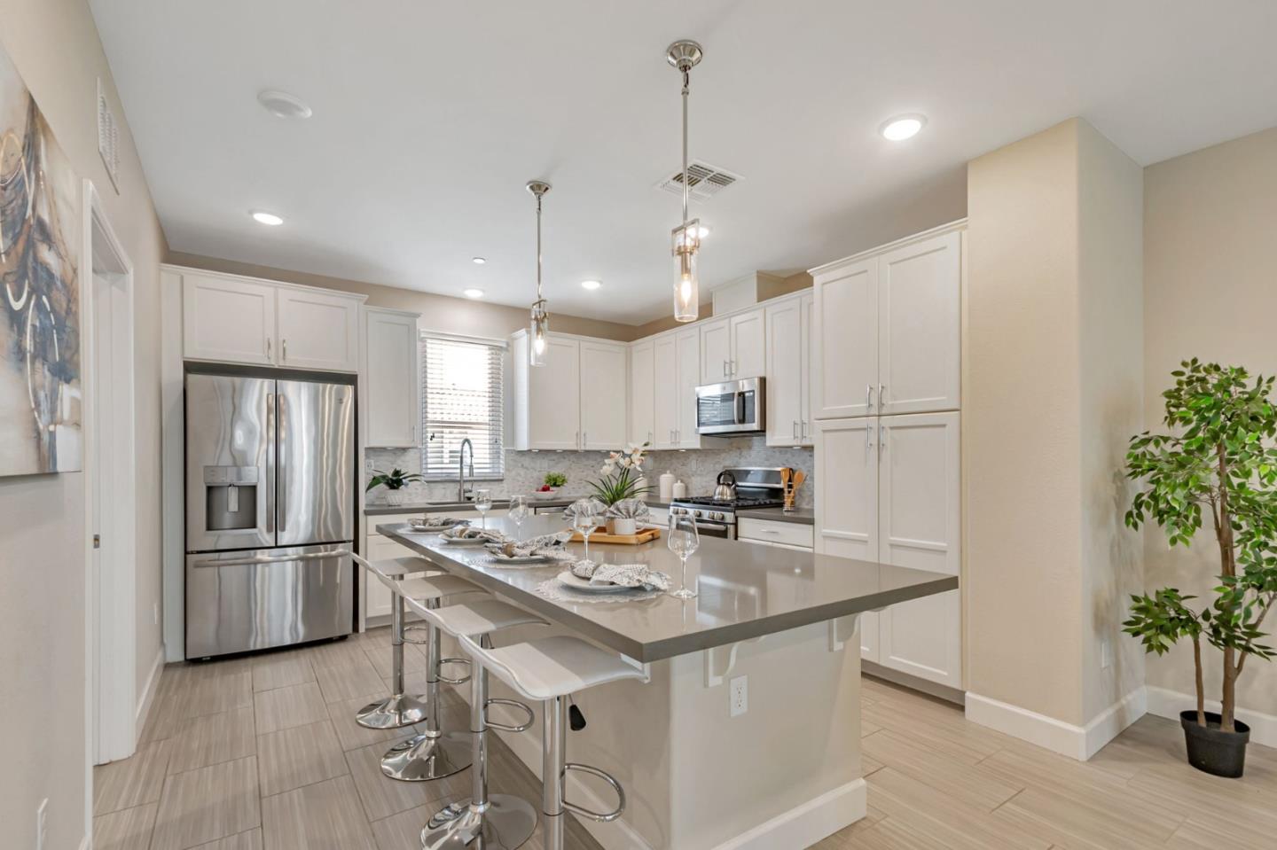 Milpitas, California 95035, United States, 3 Bedrooms Bedrooms, ,4 BathroomsBathrooms,Residential,Active,215951