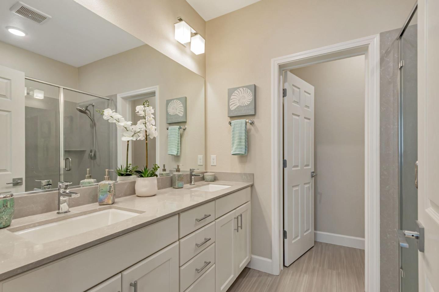 Milpitas, California 95035, United States, 3 Bedrooms Bedrooms, ,4 BathroomsBathrooms,Residential,Active,215951