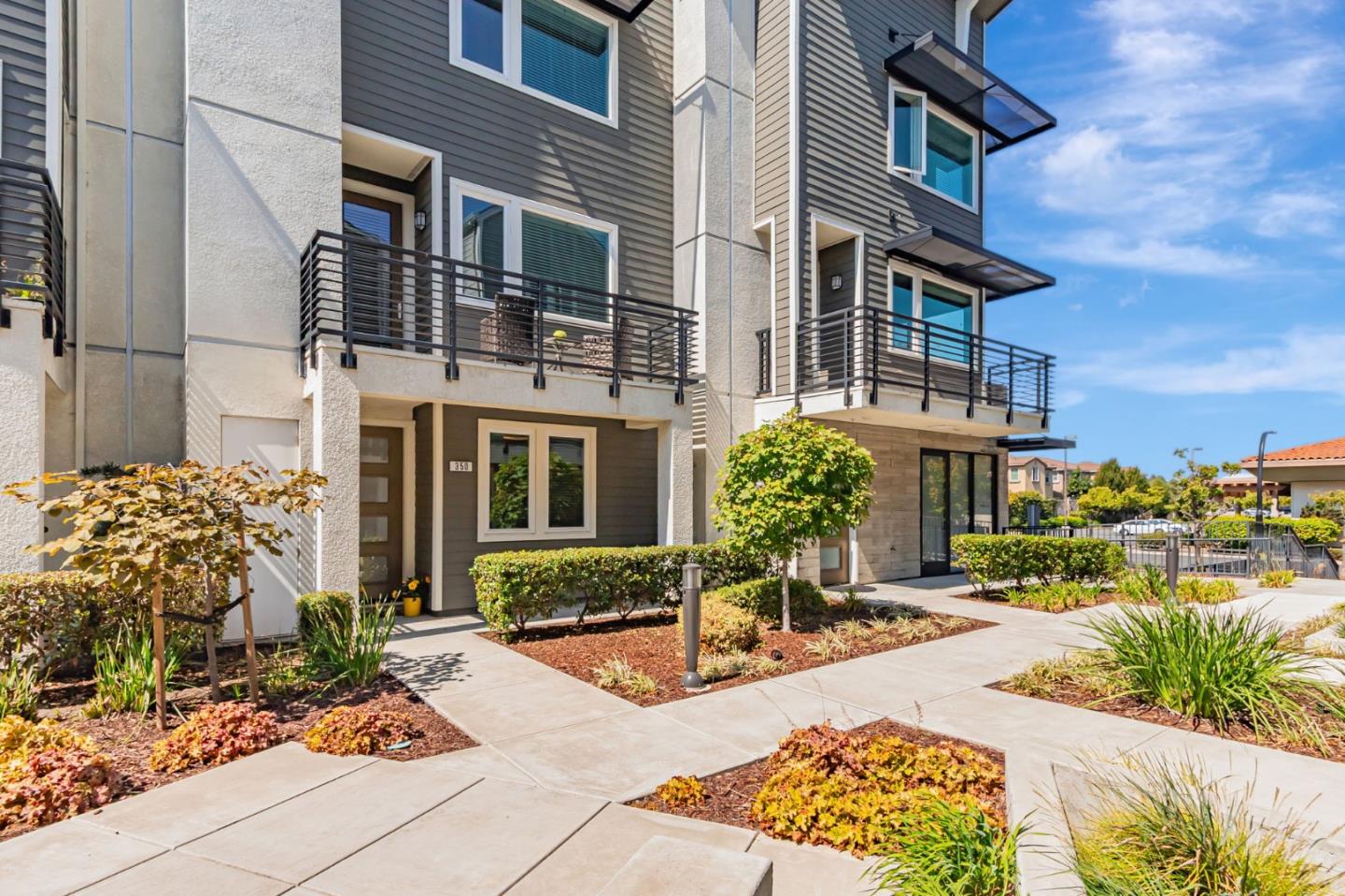 Milpitas, California 95035, United States, 3 Bedrooms Bedrooms, ,4 BathroomsBathrooms,Residential,Active,215951