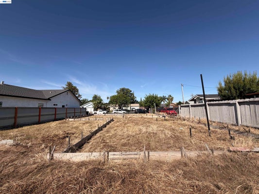 410 MONTAGUE CT, MODESTO, CA 95351 - Image b81ab3db2e52e6983b74f415f2a6f4e0/2592151699
