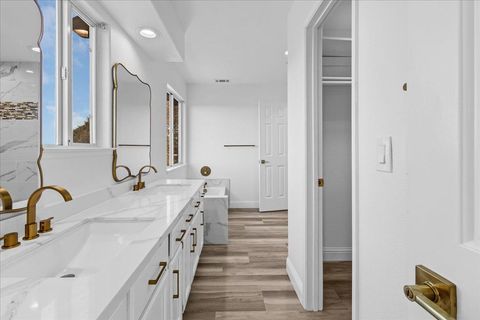 Photo of 949 Nantucket Boulevard #11, Salinas, CA 93906 (MLS # ML82029042)