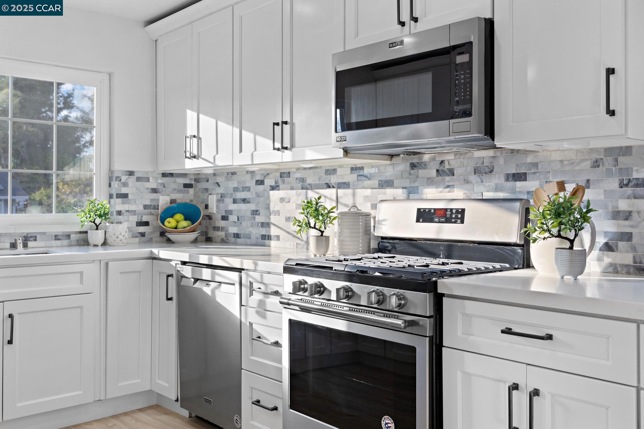 Concord, California 94521, United States, 4 Bedrooms Bedrooms, ,2 BathroomsBathrooms,Residential,Pending,210831