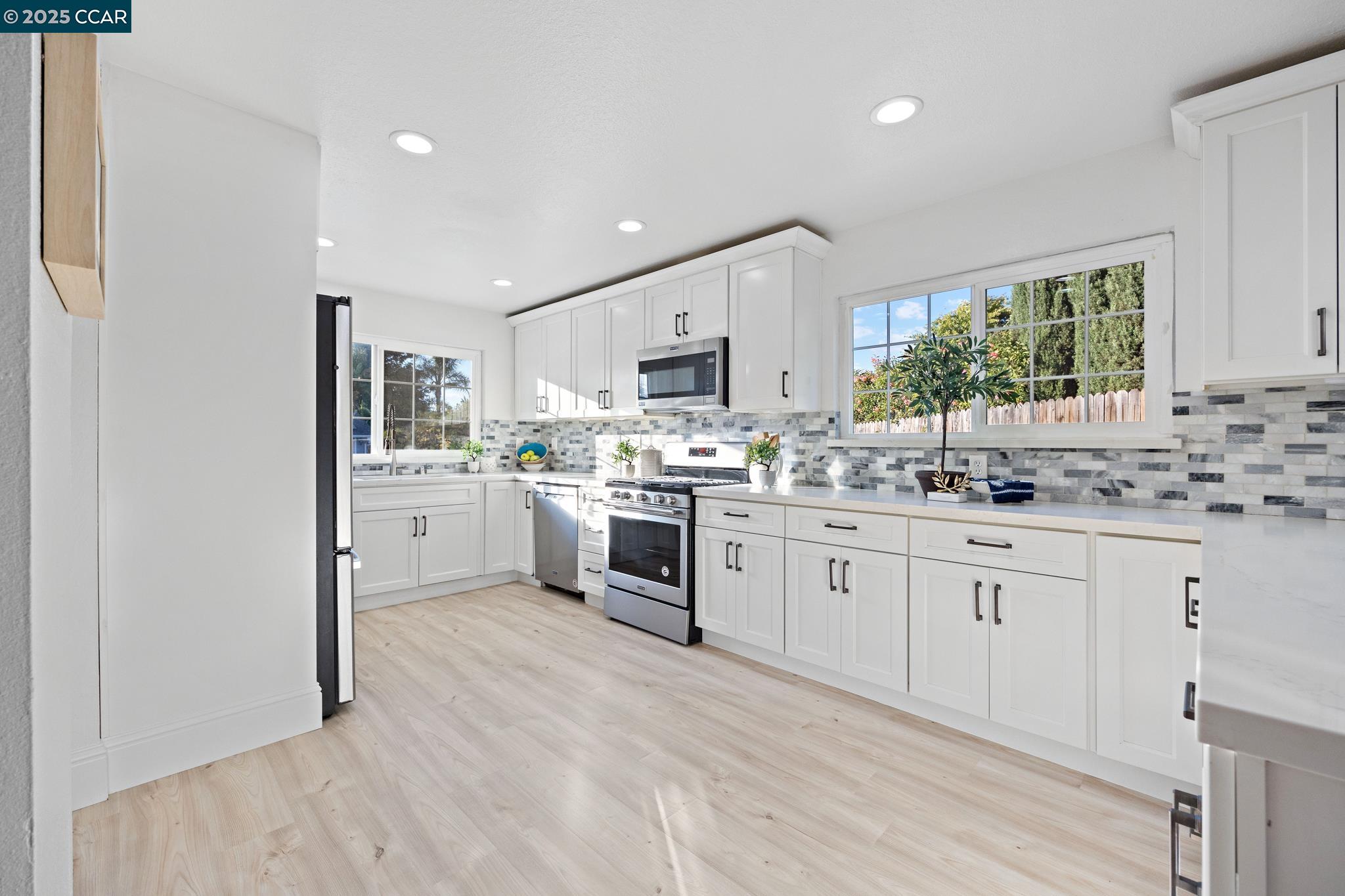 Concord, California 94521, United States, 4 Bedrooms Bedrooms, ,2 BathroomsBathrooms,Residential,Pending,210831