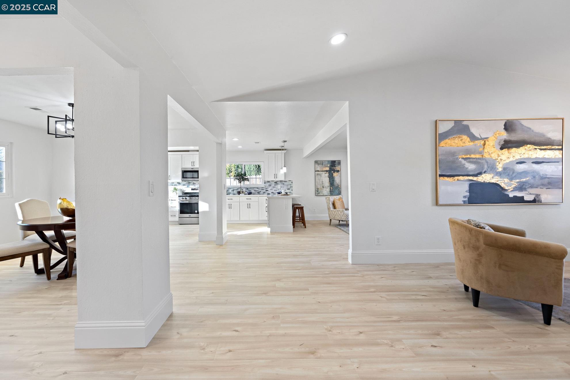 Concord, California 94521, United States, 4 Bedrooms Bedrooms, ,2 BathroomsBathrooms,Residential,Pending,210831