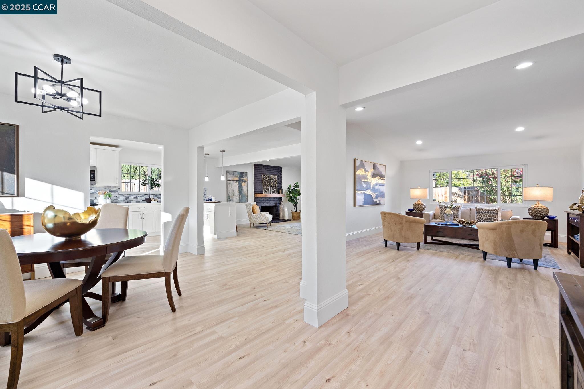 Concord, California 94521, United States, 4 Bedrooms Bedrooms, ,2 BathroomsBathrooms,Residential,Pending,210831