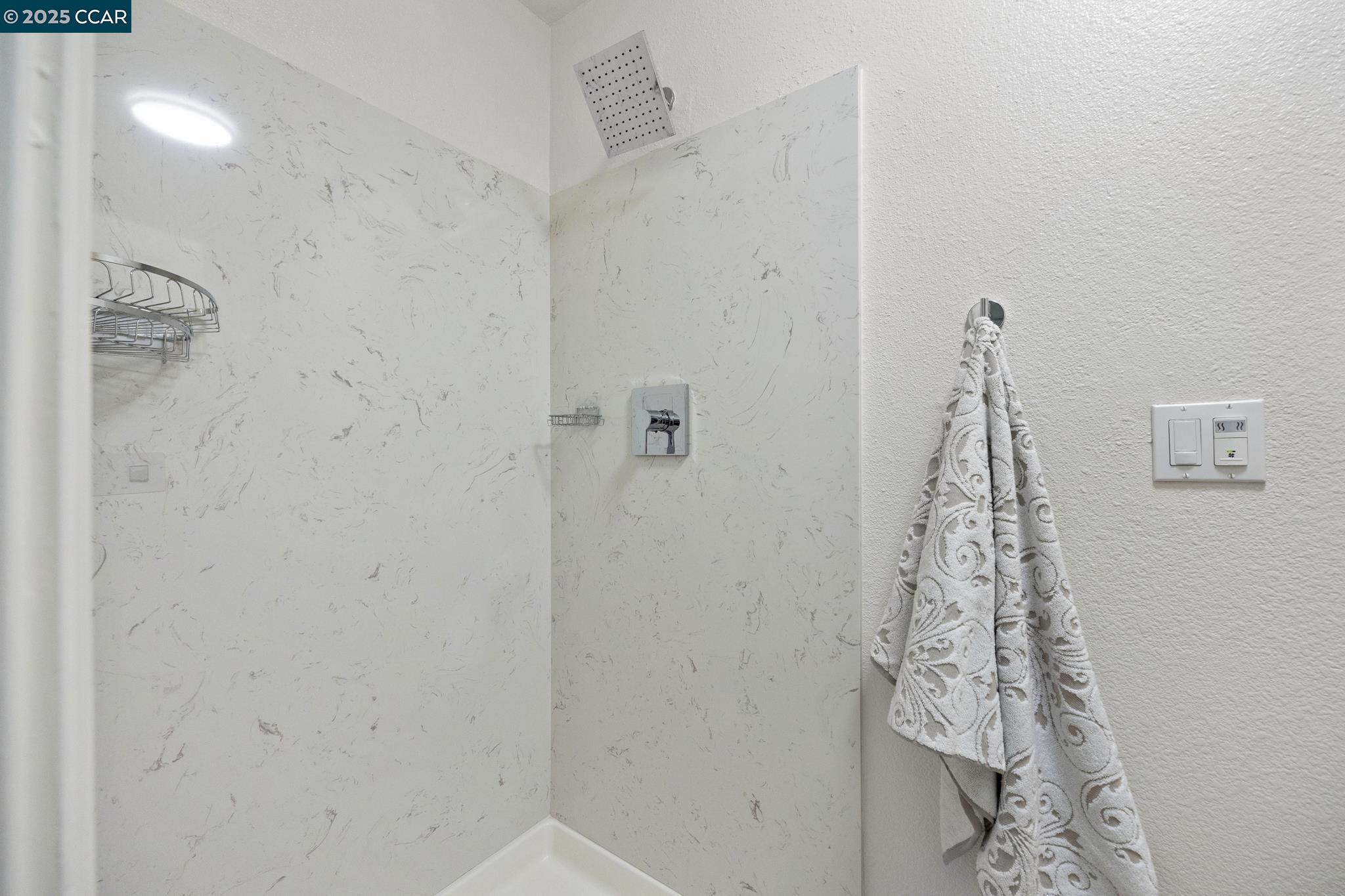 Concord, California 94521, United States, 4 Bedrooms Bedrooms, ,2 BathroomsBathrooms,Residential,Pending,210831