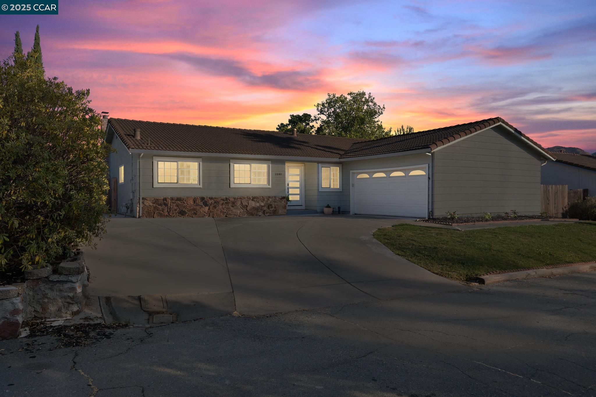 Concord, California 94521, United States, 4 Bedrooms Bedrooms, ,2 BathroomsBathrooms,Residential,Pending,210831