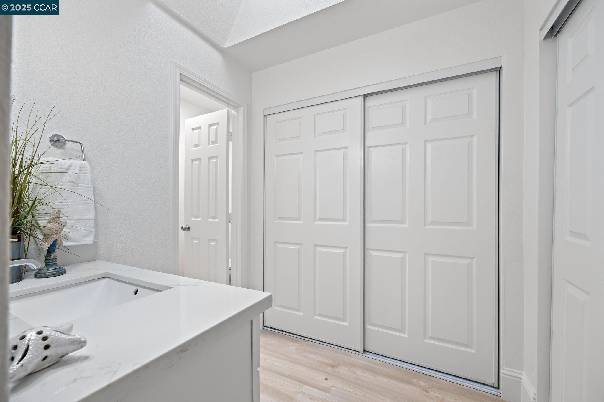 Concord, California 94521, United States, 4 Bedrooms Bedrooms, ,2 BathroomsBathrooms,Residential,Pending,210831