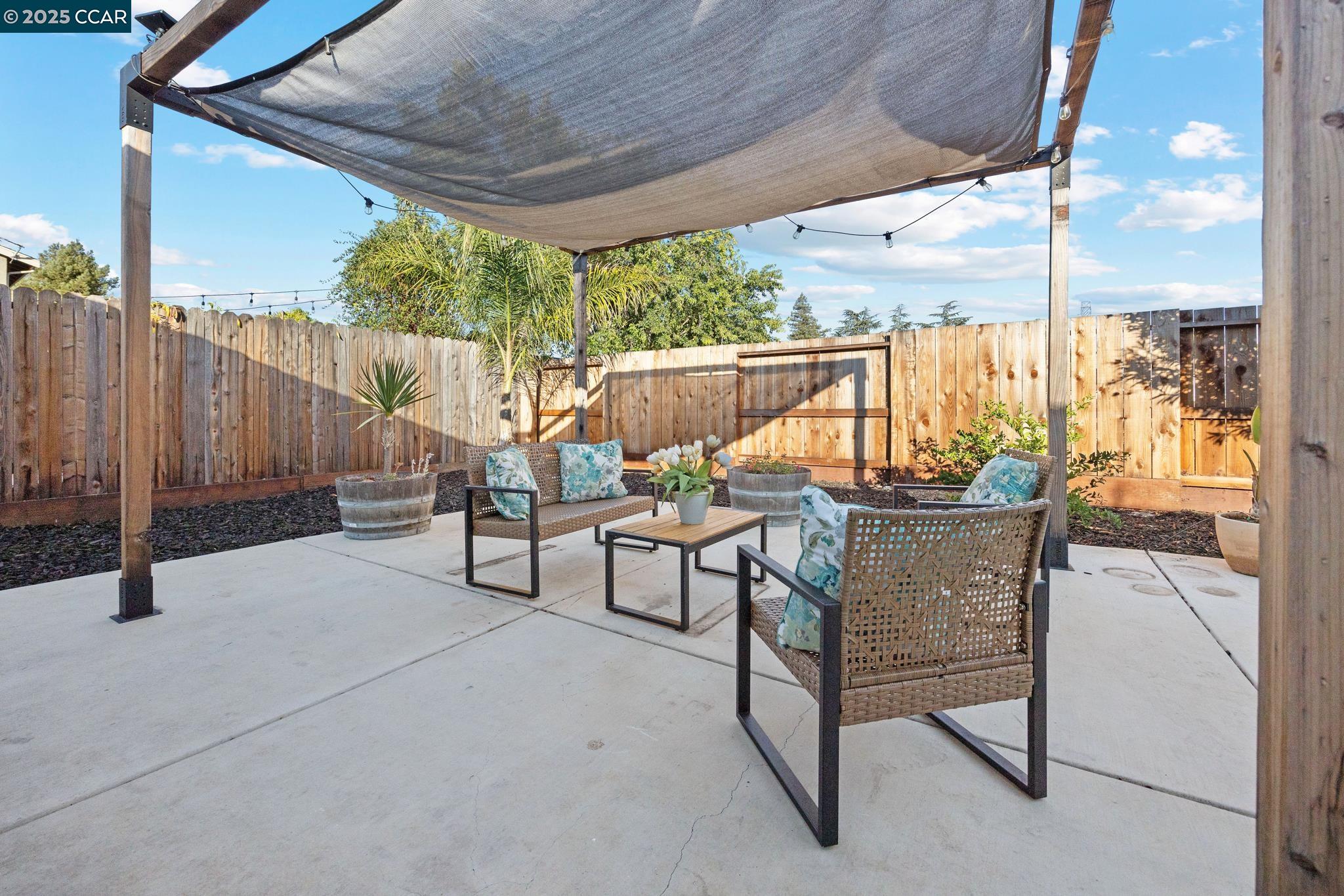 Concord, California 94521, United States, 4 Bedrooms Bedrooms, ,2 BathroomsBathrooms,Residential,Pending,210831