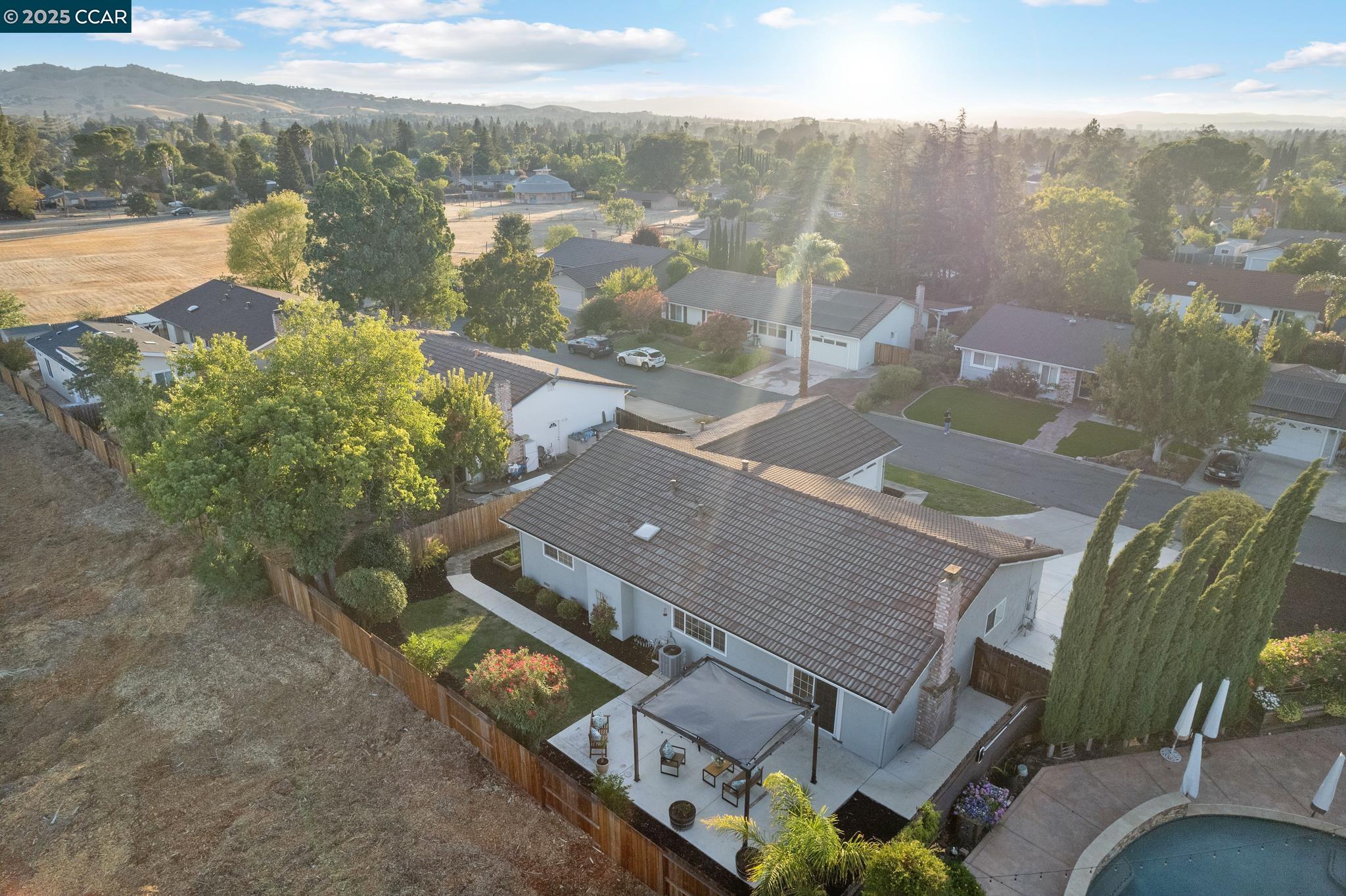 Concord, California 94521, United States, 4 Bedrooms Bedrooms, ,2 BathroomsBathrooms,Residential,Pending,210831