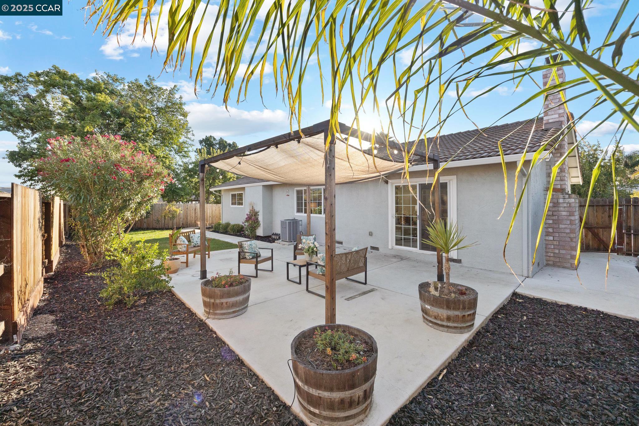 Concord, California 94521, United States, 4 Bedrooms Bedrooms, ,2 BathroomsBathrooms,Residential,Pending,210831