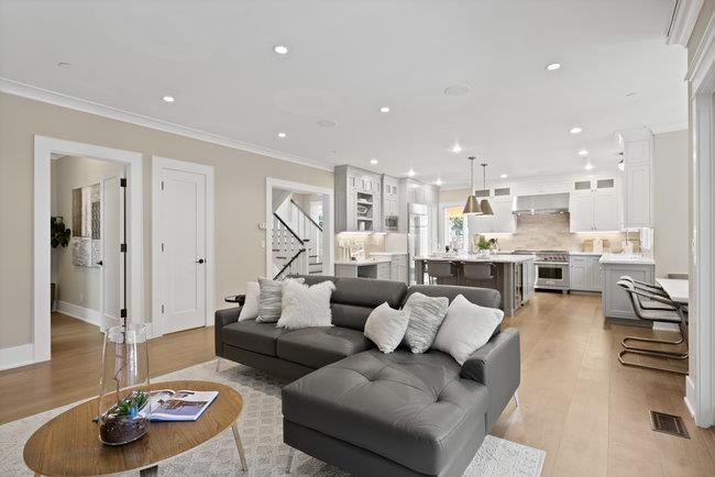 Menlo Park, California 94025, United States, 7 Bedrooms Bedrooms, ,6 BathroomsBathrooms,Residential,Active,15742