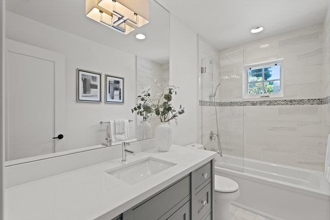 Menlo Park, California 94025, United States, 7 Bedrooms Bedrooms, ,6 BathroomsBathrooms,Residential,Active,15742