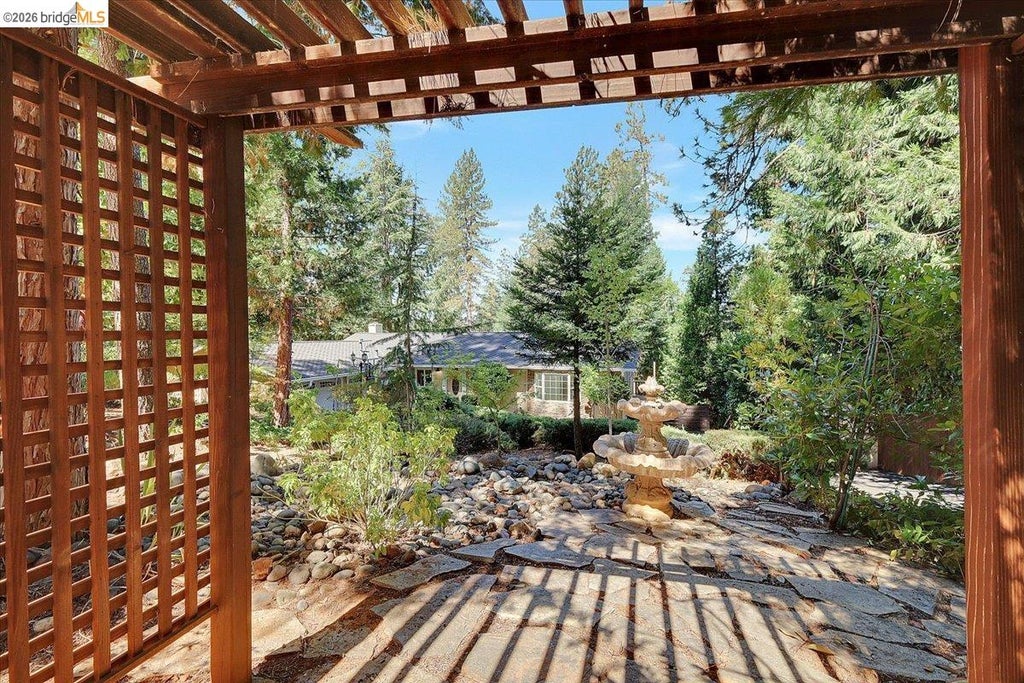 Photo of 14358 Plover Way, Grass Valley, CA 95949 (MLS # 41143584)