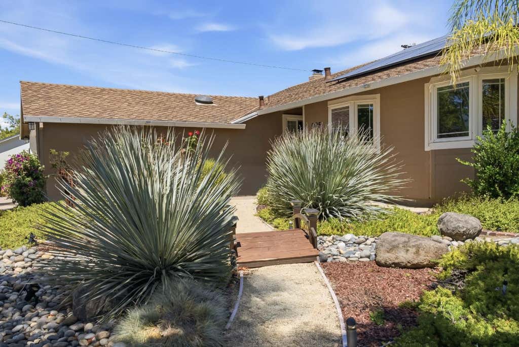 Photo of 905 Sheila Court, Campbell, CA 95008 (MLS # ML82056308)