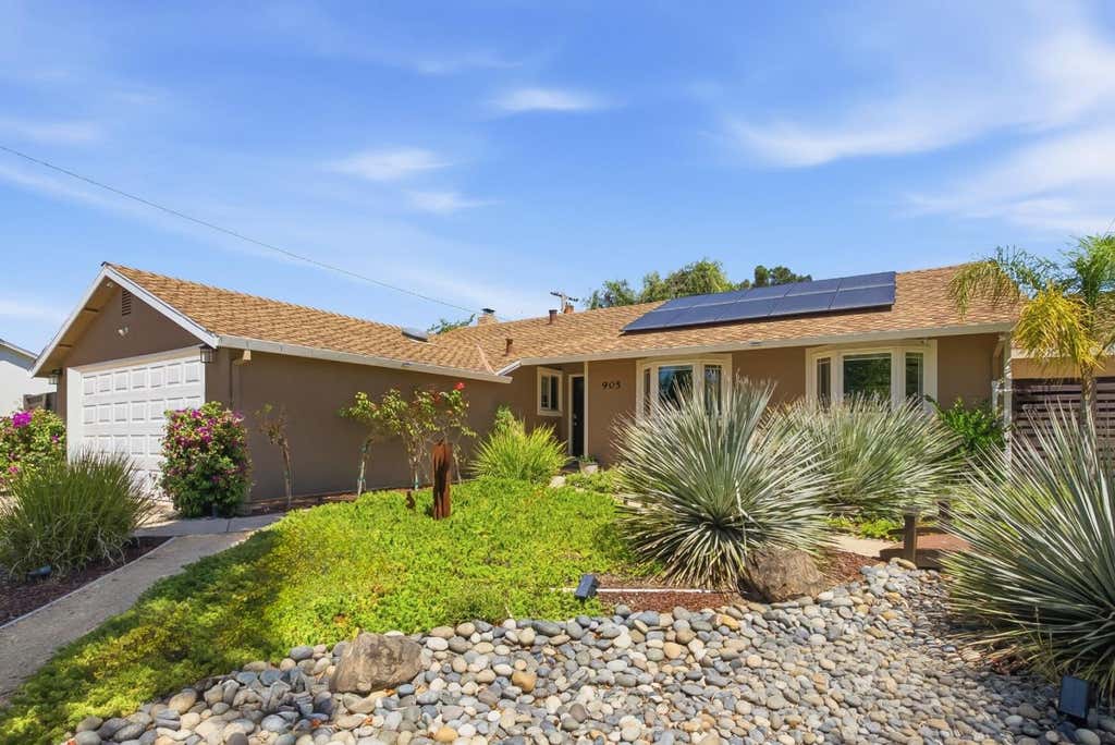 Photo of 905 Sheila Court, Campbell, CA 95008 (MLS # ML82056308)