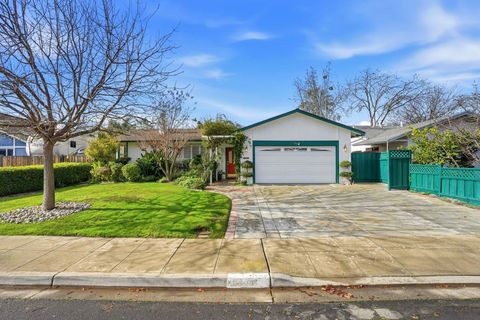 Photo of 343 Anna Maria St, Livermore, CA 94550 (MLS # 41118913)
