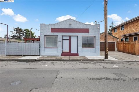 Photo of 2006 Clement Ave, Alameda, CA 94501 (MLS # 41119567)