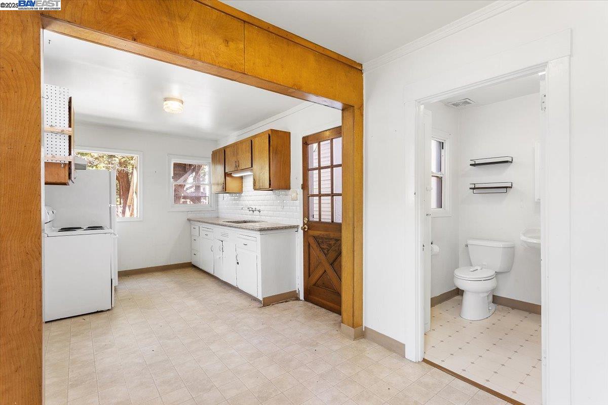 Alameda, California 94501, United States, 2 Bedrooms Bedrooms, ,Residential,Active,186937