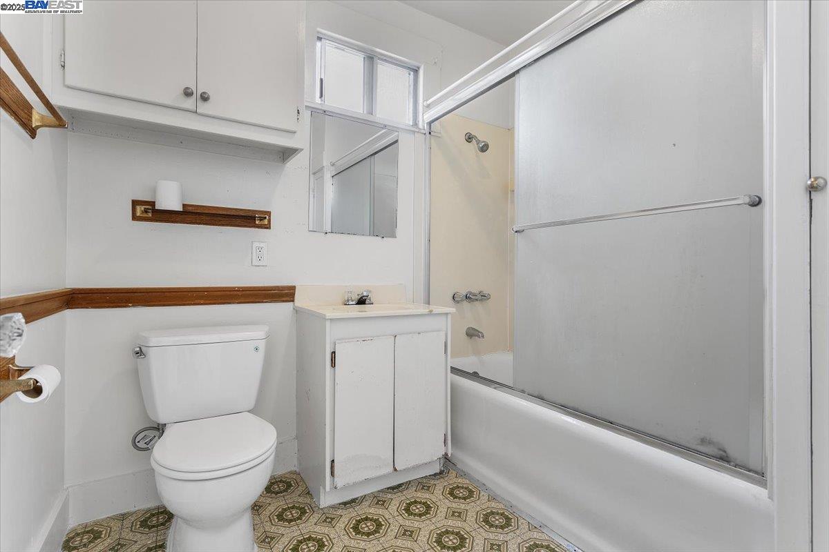 Alameda, California 94501, United States, 2 Bedrooms Bedrooms, ,Residential,Active,186937