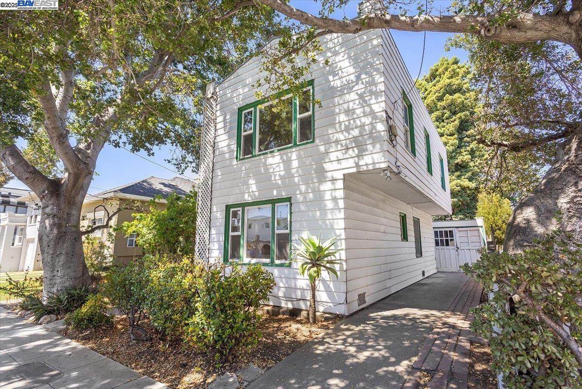 Alameda, California 94501, United States, 2 Bedrooms Bedrooms, ,Residential,Active,186937