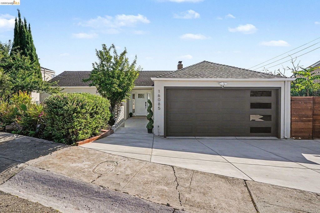 Photo of 16085 Gramercy Dr, Castro Valley, CA 94578 (MLS # 41132719)