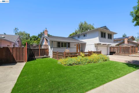 Photo of 4622 Muirwood Drive, Pleasanton, CA 94588 (MLS # 41134697)
