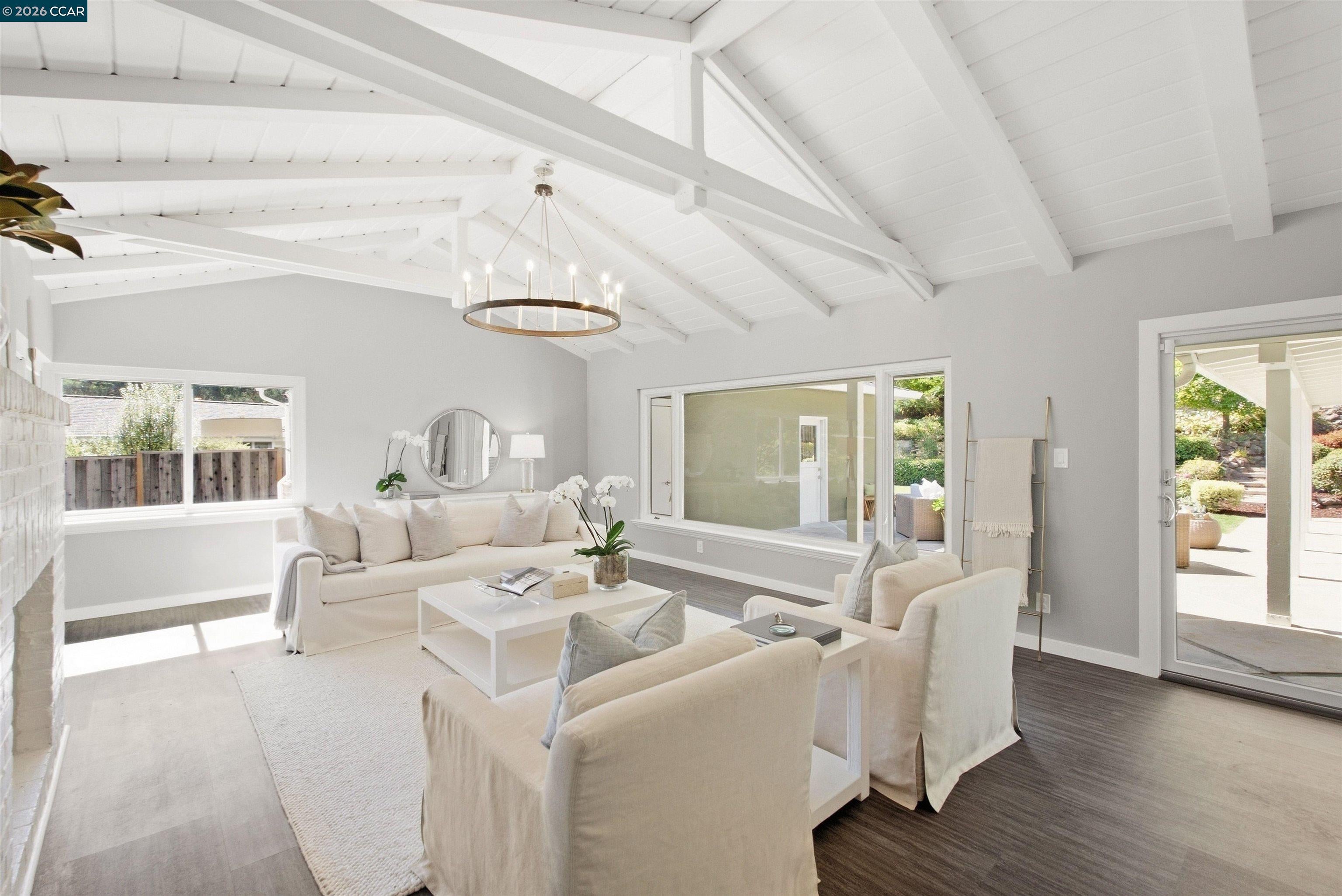 57 Lombardy Ln