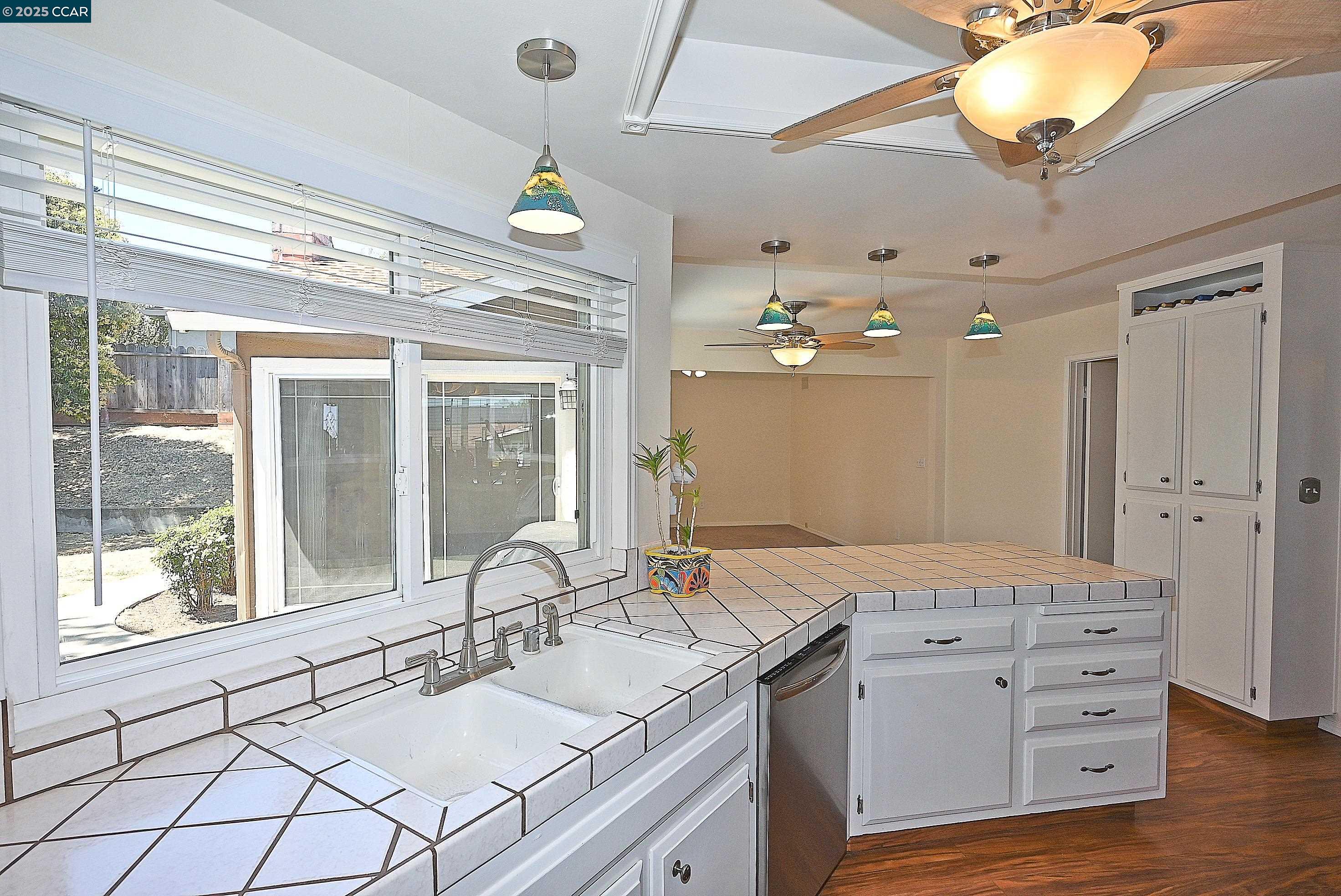 Pittsburg, California 94565, United States, 4 Bedrooms Bedrooms, ,3 BathroomsBathrooms,Residential,Active,170258