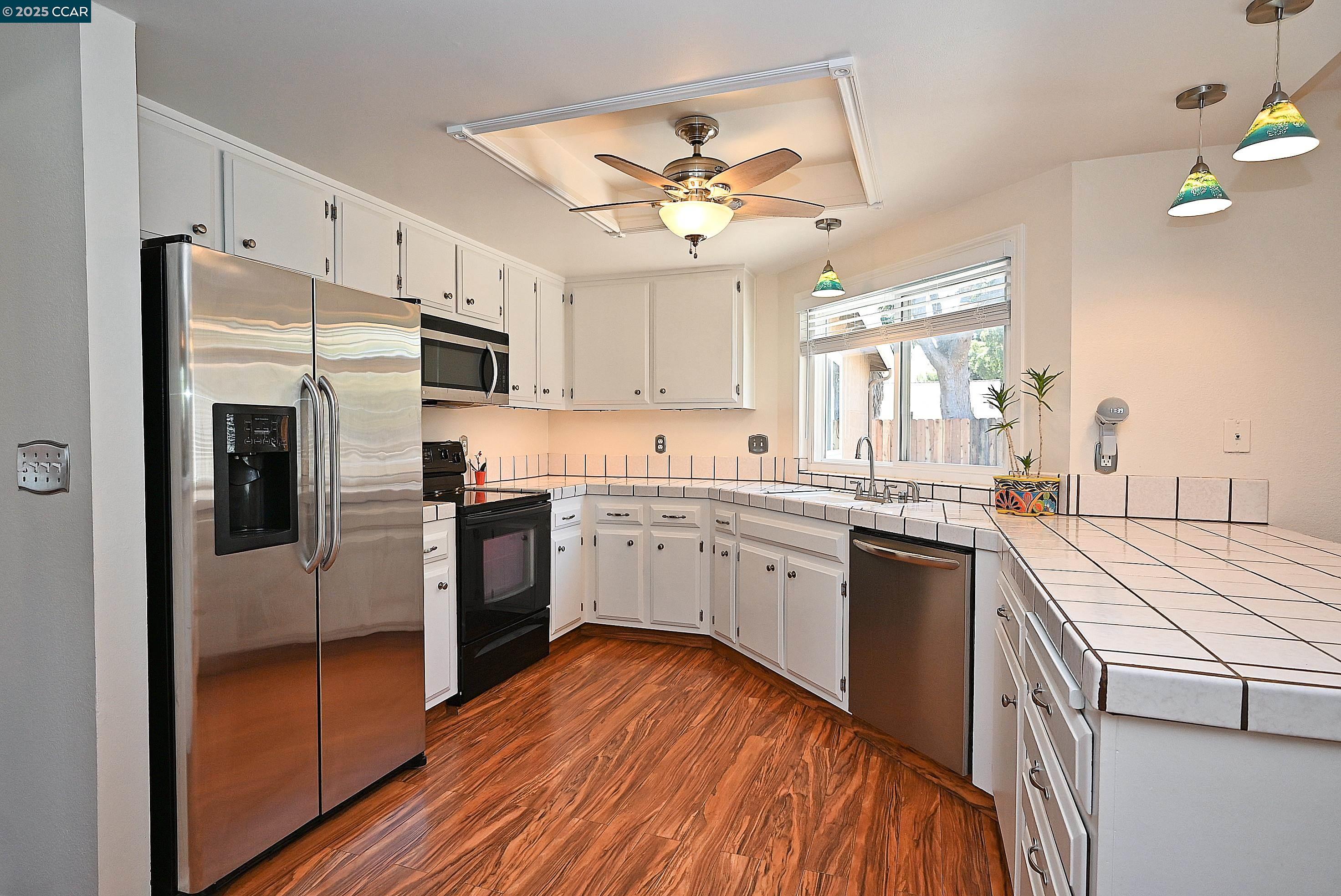 Pittsburg, California 94565, United States, 4 Bedrooms Bedrooms, ,3 BathroomsBathrooms,Residential,Active,170258