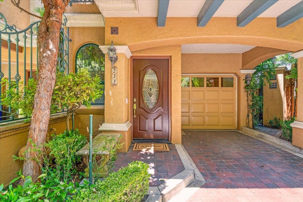 Photo of 233 Villa Mar Vista, Santa Cruz, CA 95060 (MLS # ML82047949)