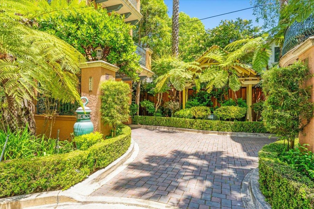 Photo of 233 Villa Mar Vista, Santa Cruz, CA 95060 (MLS # ML82047949)