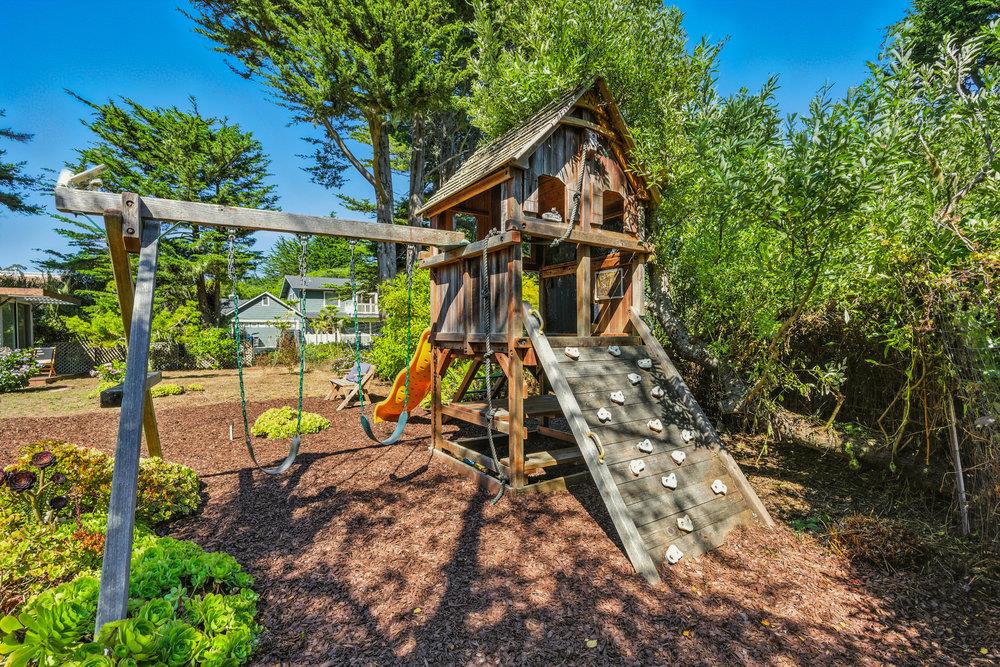 Moss Beach, California 94038, United States, 3 Bedrooms Bedrooms, ,2 BathroomsBathrooms,Residential,Active,195373