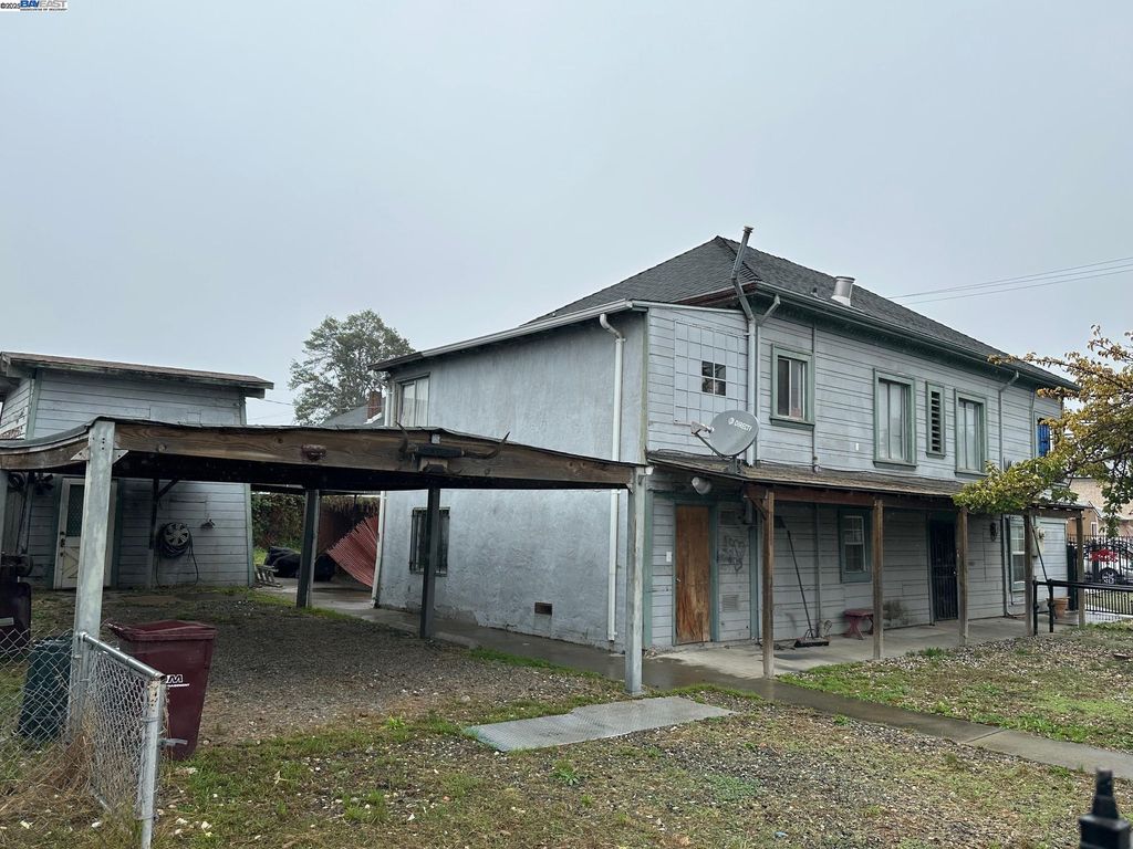 Photo of 936 92Nd Ave, Oakland, CA 94603 (MLS # 41116368)