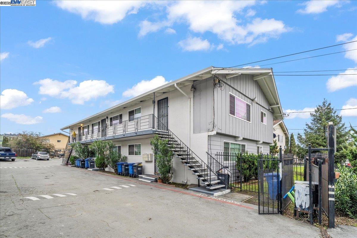 27070 Manon Ave
