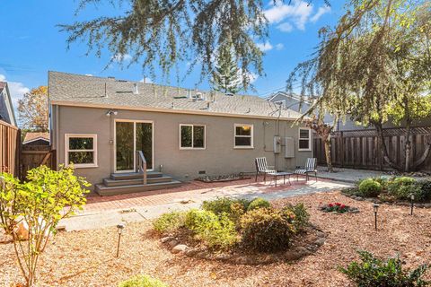 A home in San Carlos