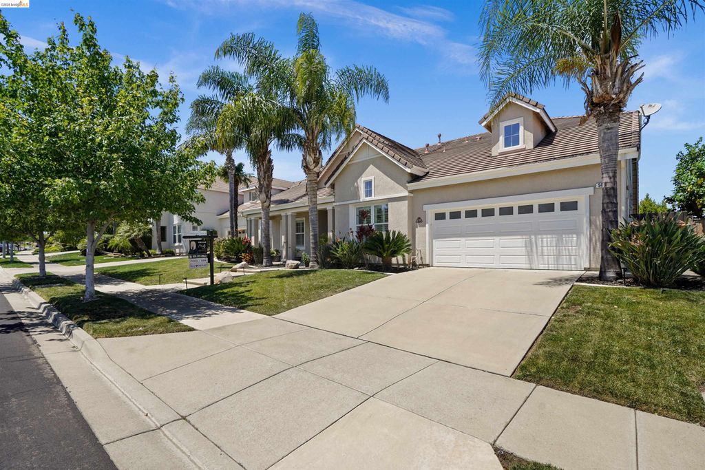 Photo of 540 Lakeview Dr, Brentwood, CA 94513 (MLS # 41135514)