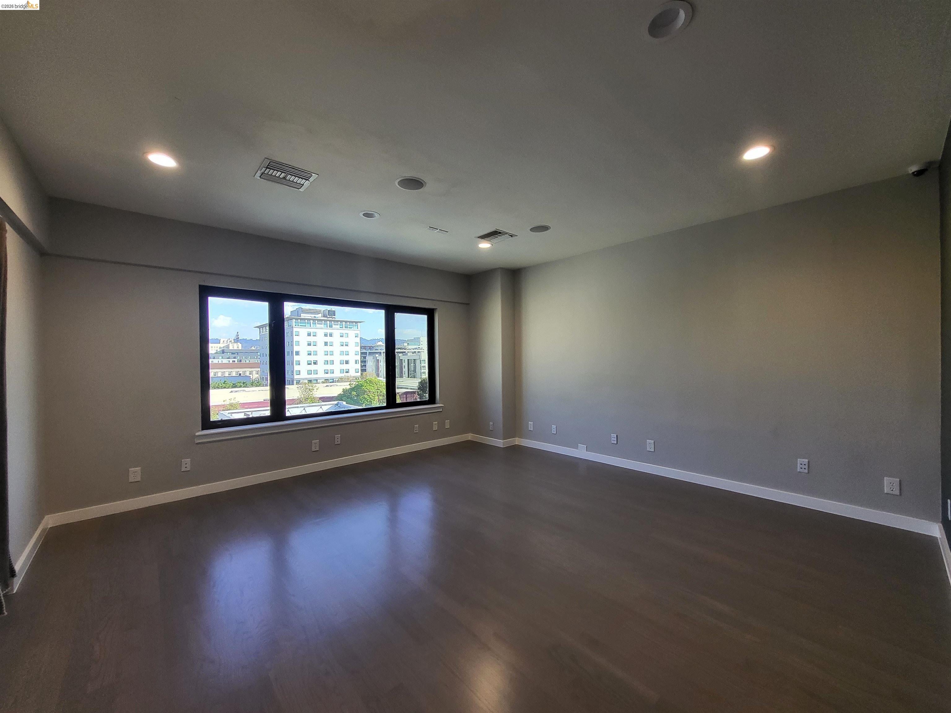 900 Alice St, Suite 500