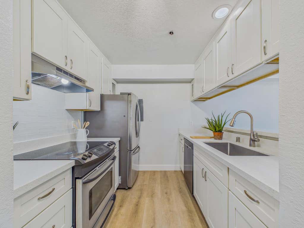 Photo of 1271 Poplar Avenue #209, Sunnyvale, CA 94086 (MLS # ML82058616)