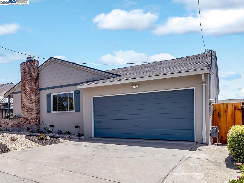 3037 Greenview Dr