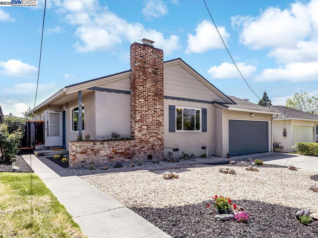 3037 Greenview Dr