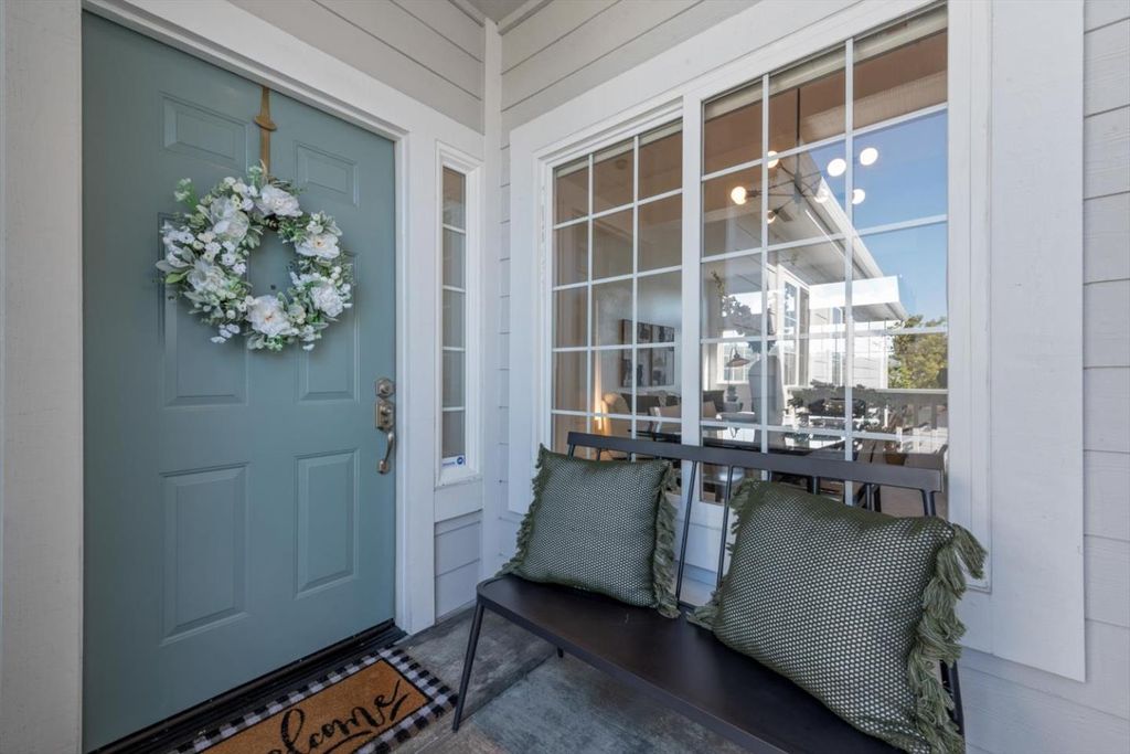 Photo of 129 Outlook Circle, Pacifica, CA 94044 (MLS # ML82043146)