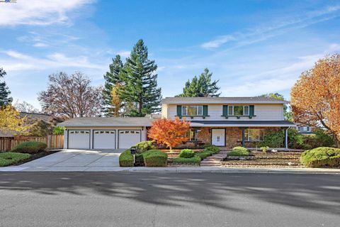 Photo of 359 Cardona Cir, San Ramon, CA 94583 (MLS # 41119657)