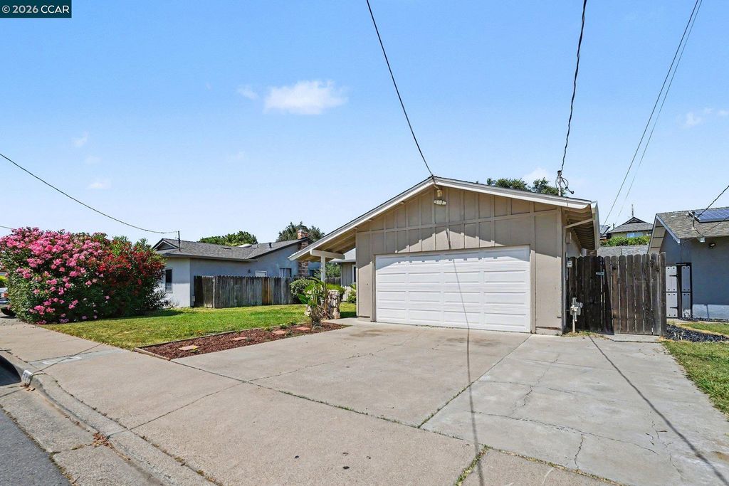 Photo of 123 E Lake Dr, Antioch, CA 94509 (MLS # 41135626)