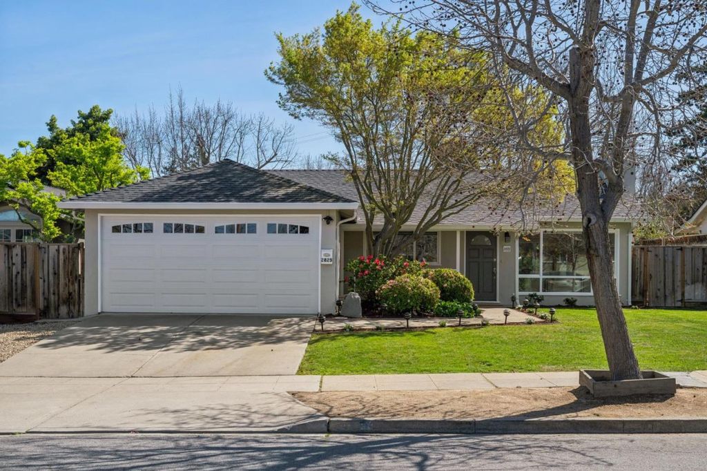 Photo of 2825 Washington Avenue, Redwood City, CA 94061 (MLS # ML82038452)