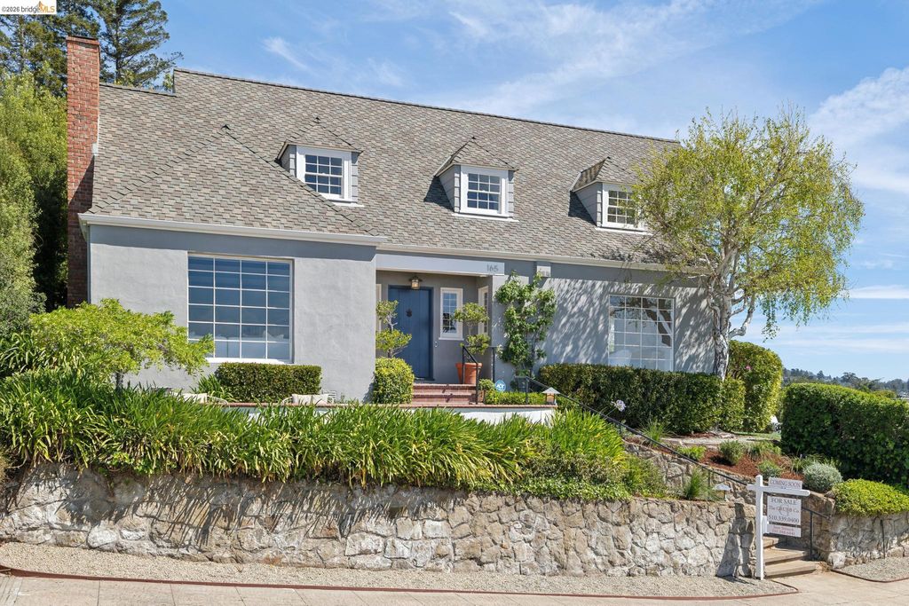 Photo of 165 Bell Ave, Piedmont, CA 94611 (MLS # 41128870)