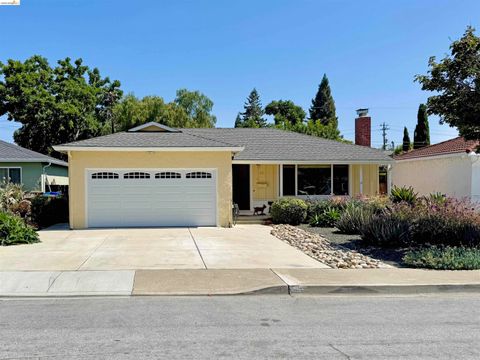 Photo of 312 Walker Dr, Mountain View, CA 94043 (MLS # 41139542)