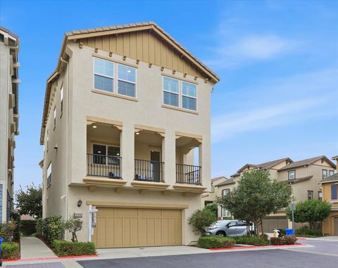 Photo of 33934 Sagrantino Terrace, Fremont, CA 94555 (MLS # ML82035531)